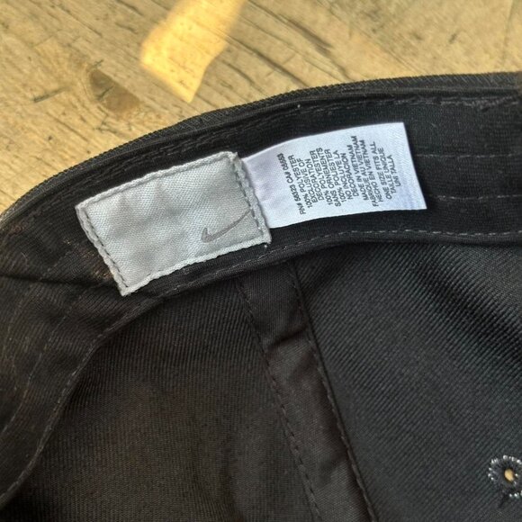 VTG Nike Puff Print Nike Swoosh logo Strapback in black - Picture 4 of 6